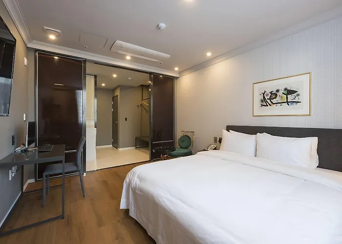 Browndot Guseo Hotel